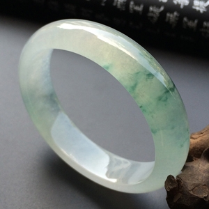（超值推荐）冰种飘花贵妃镯（53mm-48mm）
