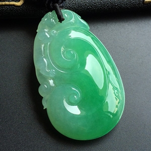 糯冰种绿晴水如意挂件