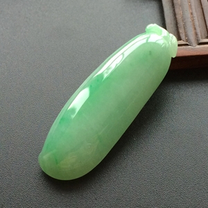 (超值推荐)糯冰种略飘翠福瓜挂件