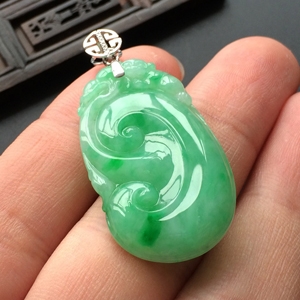 (超值推荐)糯冰种飘翠如意挂件(镶白金扣)