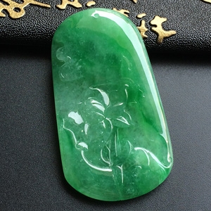 （超值推荐）糯冰种翠色一品清廉挂件