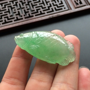 (超值推荐)冰种绿晴水年年有余挂件