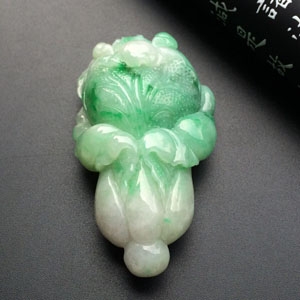 （超值推荐）糯冰种飘翠白菜挂件