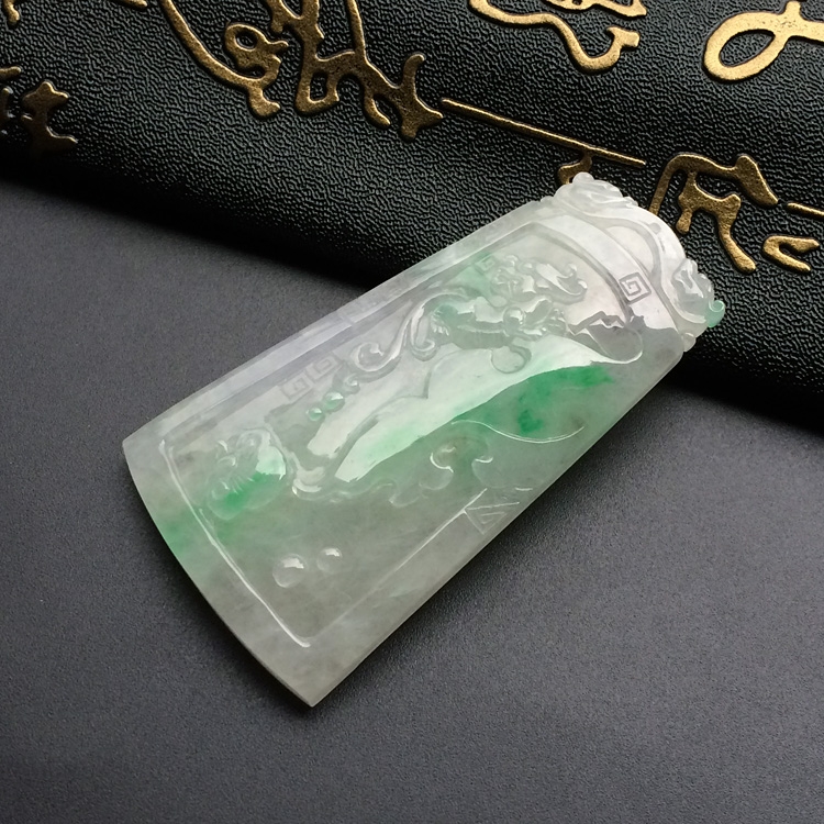 糯冰种飘翠仿古龙凤牌挂件