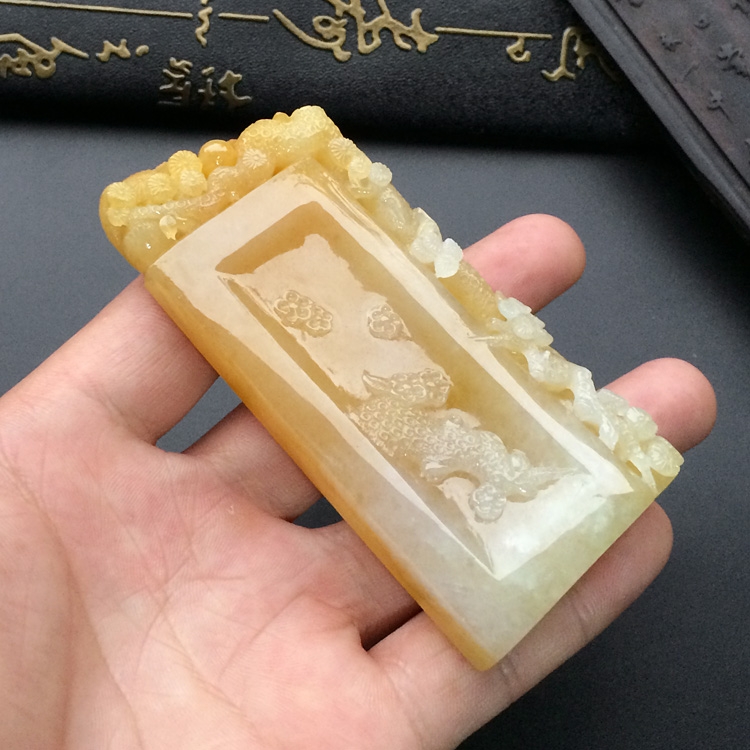 糯冰种黄翡松鹤延年挂件