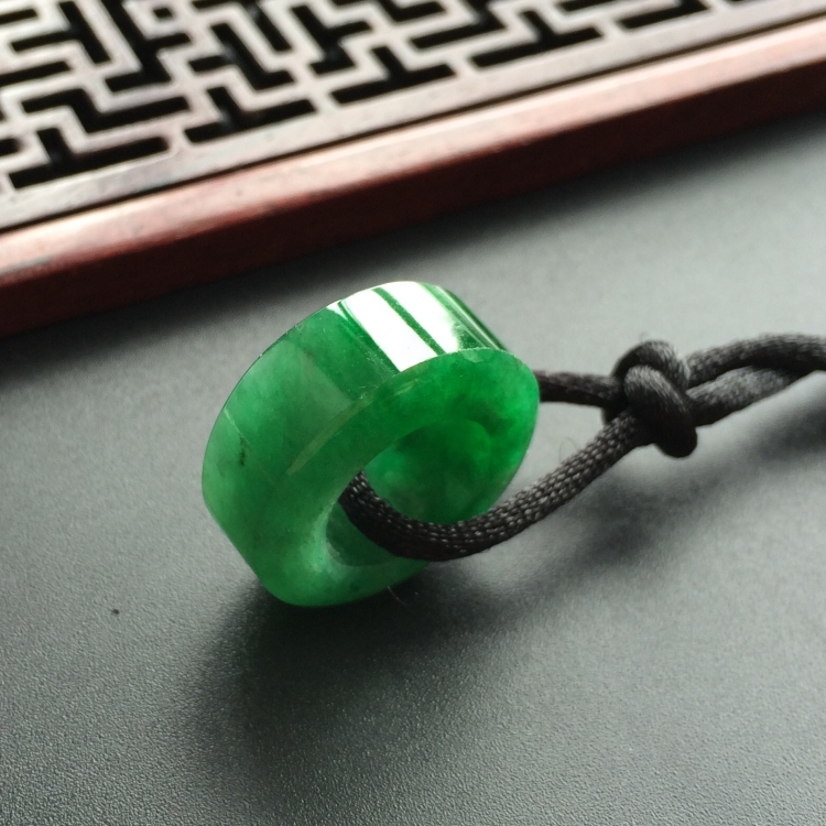 (超值推荐)糯冰种阳绿路路通挂件