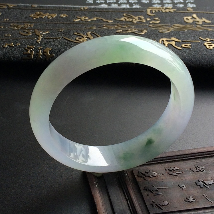（超值推荐）冰种淡紫罗兰飘花手镯（58mm）