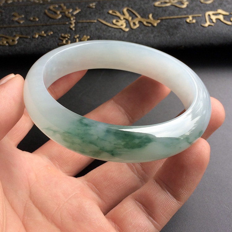 （超值推荐）糯冰种飘花手镯（57mm）