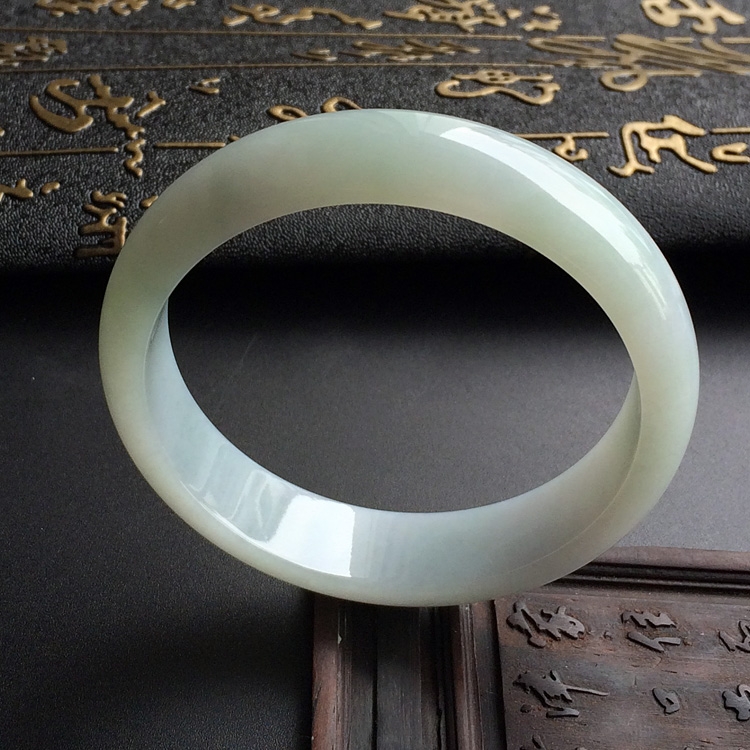（超值推荐）糯冰种晴水手镯（55mm）