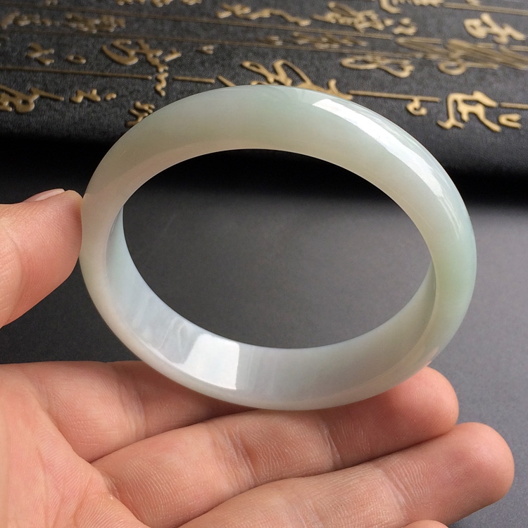 （超值推荐）糯冰种晴水手镯（55mm）