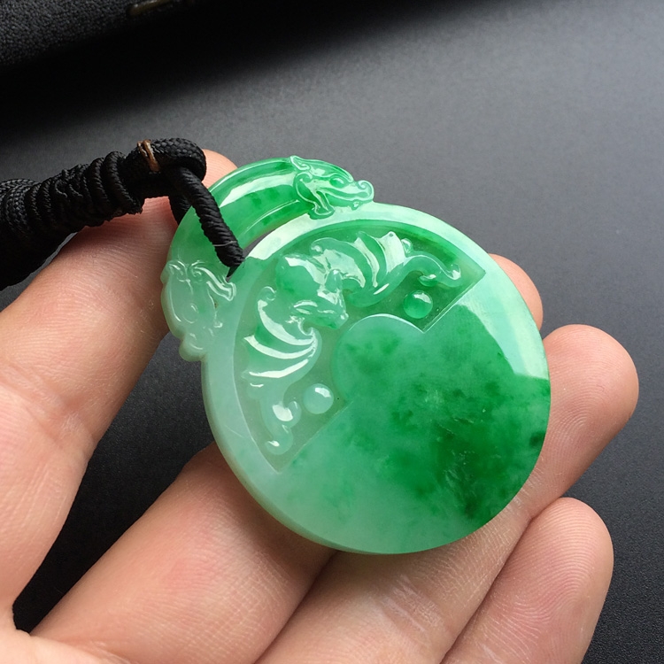 （超值推荐）糯冰种阳绿福在眼前挂件