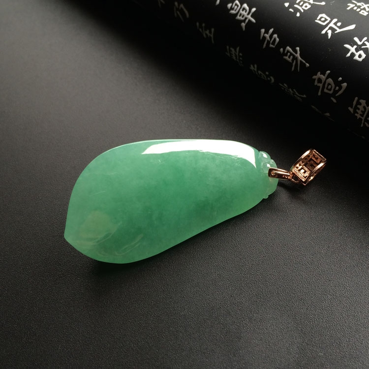 (超值推荐)糯冰种绿晴水福瓜挂件
