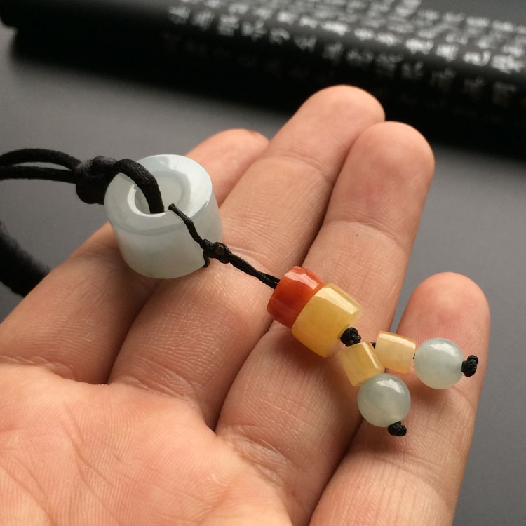 (超值推荐)糯冰种晴水红黄翡路路通挂件