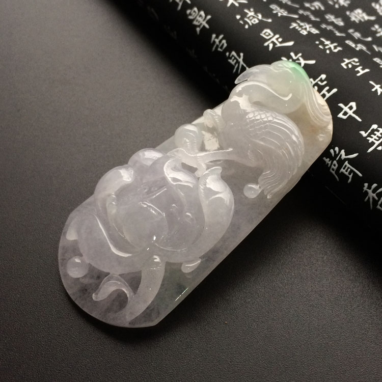 糯冰种略飘翠一路连科挂件
