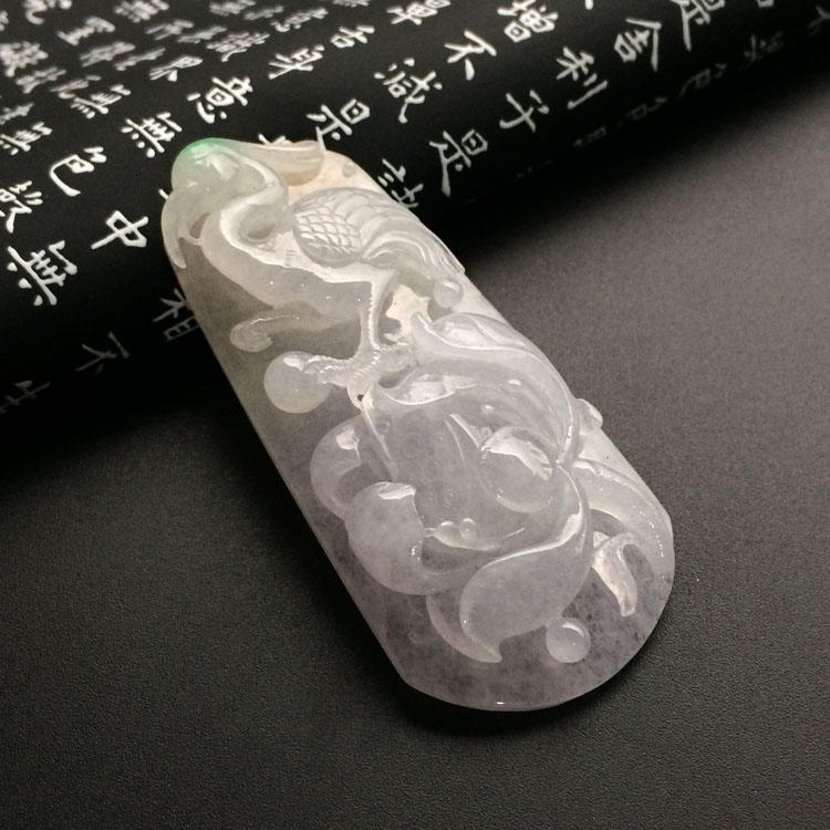 糯冰种略飘翠一路连科挂件