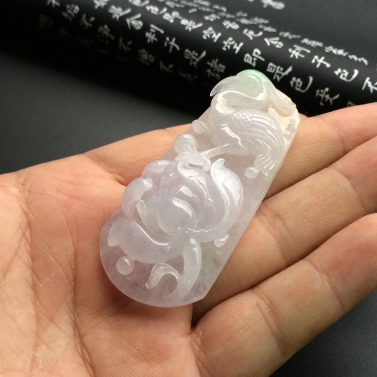 糯冰种略飘翠一路连科挂件