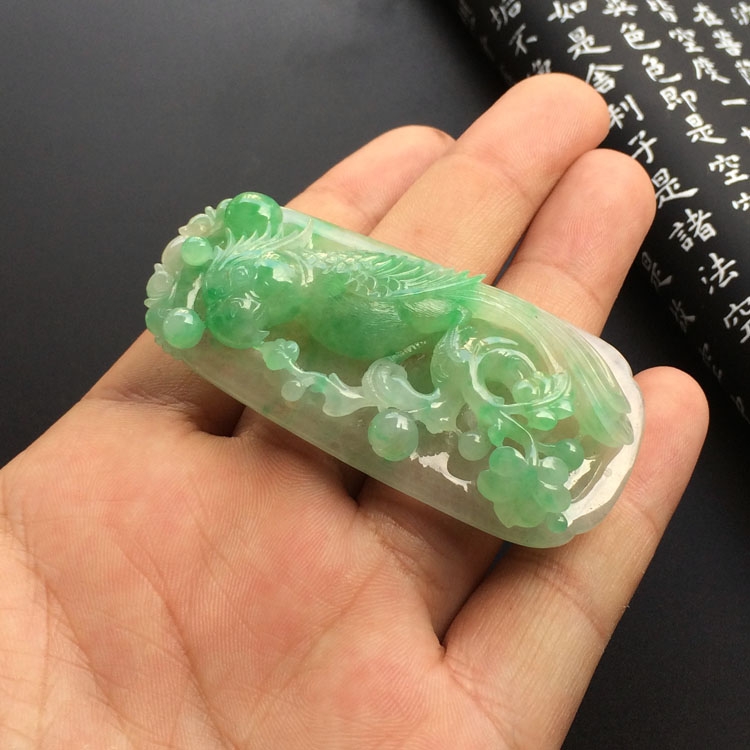 (超值推荐)糯冰种飘翠英明神武挂件