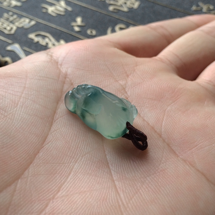 (超值推荐)冰种飘花知足常乐挂件