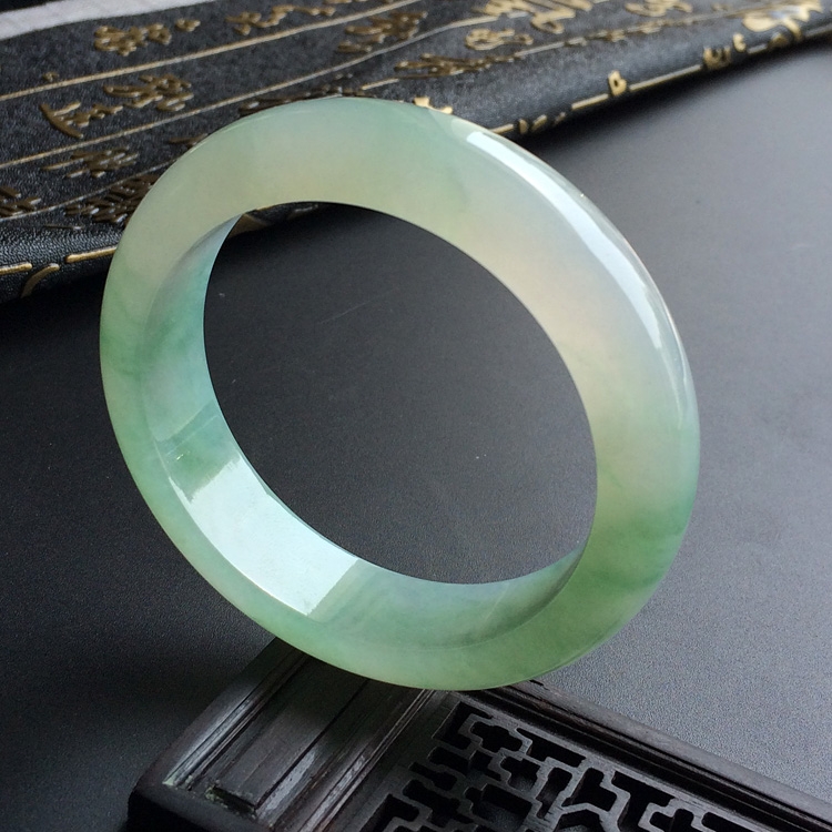 (超值推荐)糯冰种略飘花手镯(57mm)