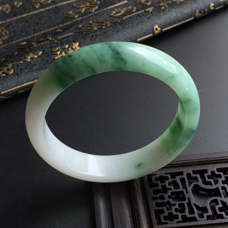 (超值推荐)糯冰种飘花手镯(56.1mm)