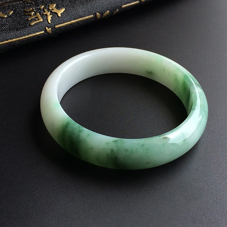 (超值推荐)糯冰种飘花手镯(56.1mm)