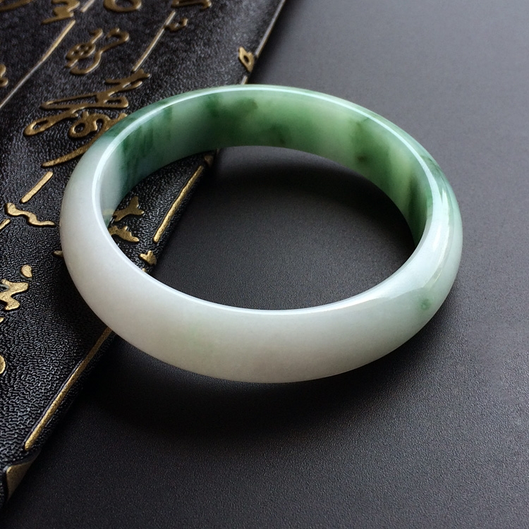 (超值推荐)糯冰种飘花手镯(56.1mm)