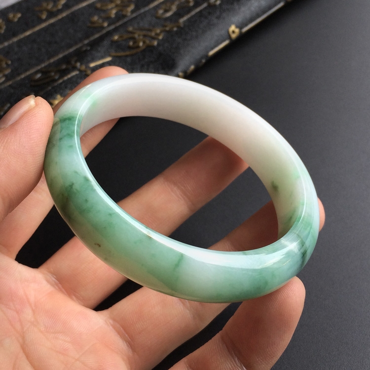 (超值推荐)糯冰种飘花手镯(56.1mm)