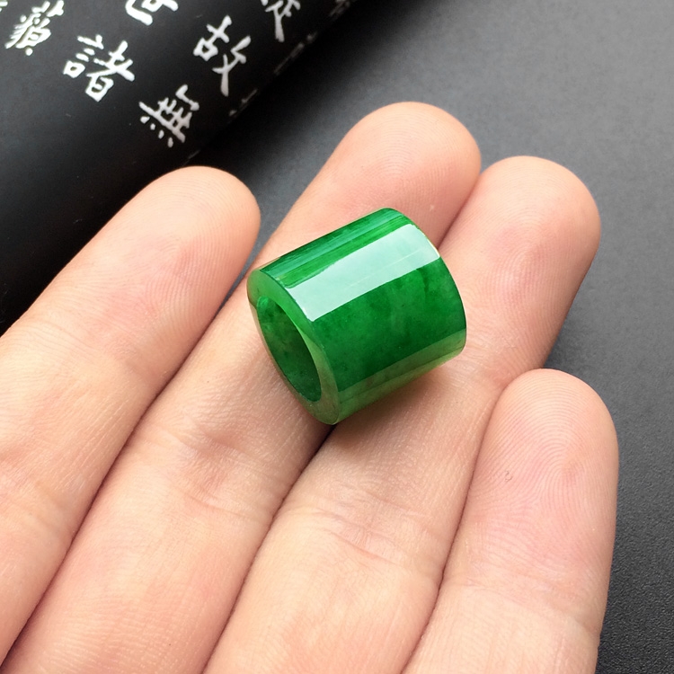 糯冰种深绿路路通挂件