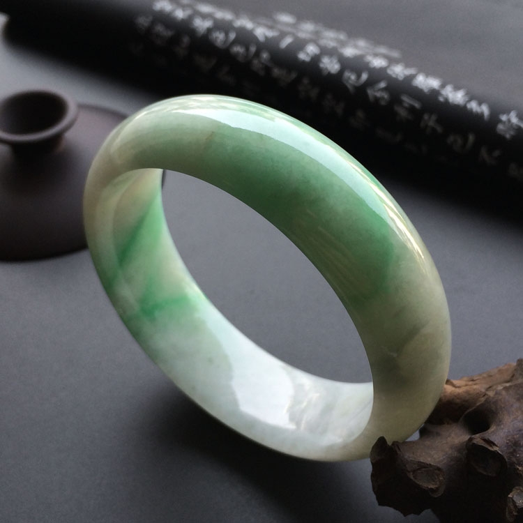 (超值推荐)糯冰种飘翠手镯(58.3mm)