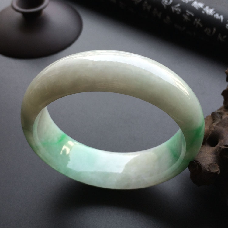 (超值推荐)糯冰种飘翠手镯(58.3mm)