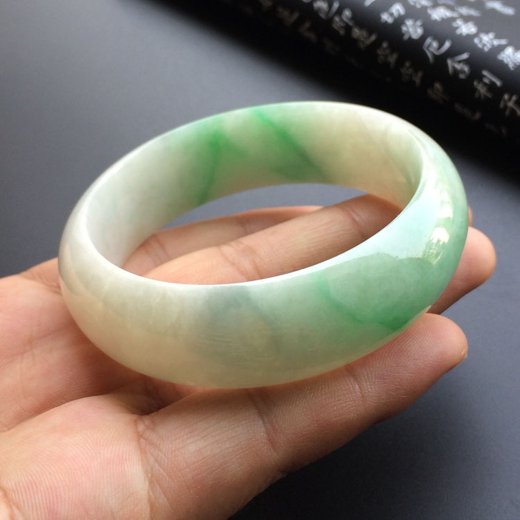 (超值推荐)糯冰种飘翠手镯(58.3mm)