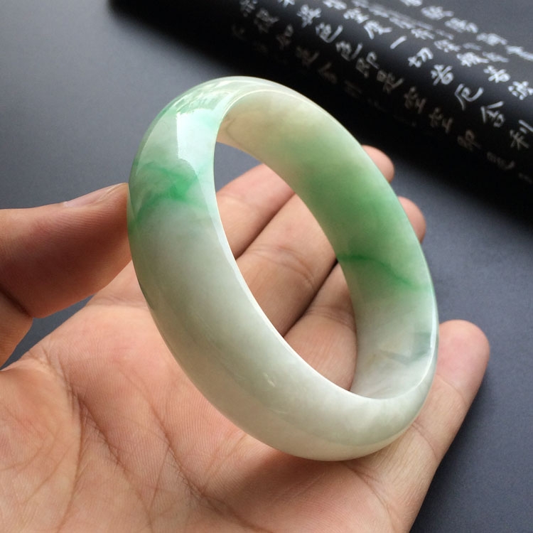 (超值推荐)糯冰种飘翠手镯(58.3mm)