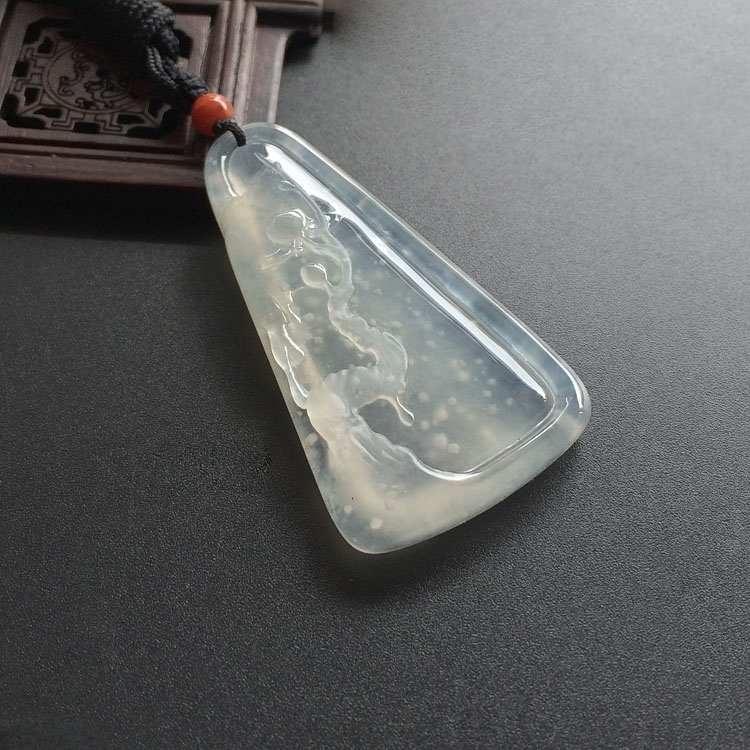 （超值推荐）冰种淡晴水寒梅傲雪挂件