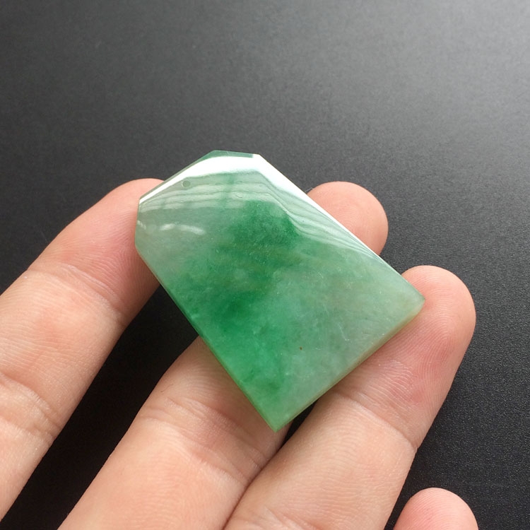 （超值推荐）糯冰种飘翠一品清廉挂件