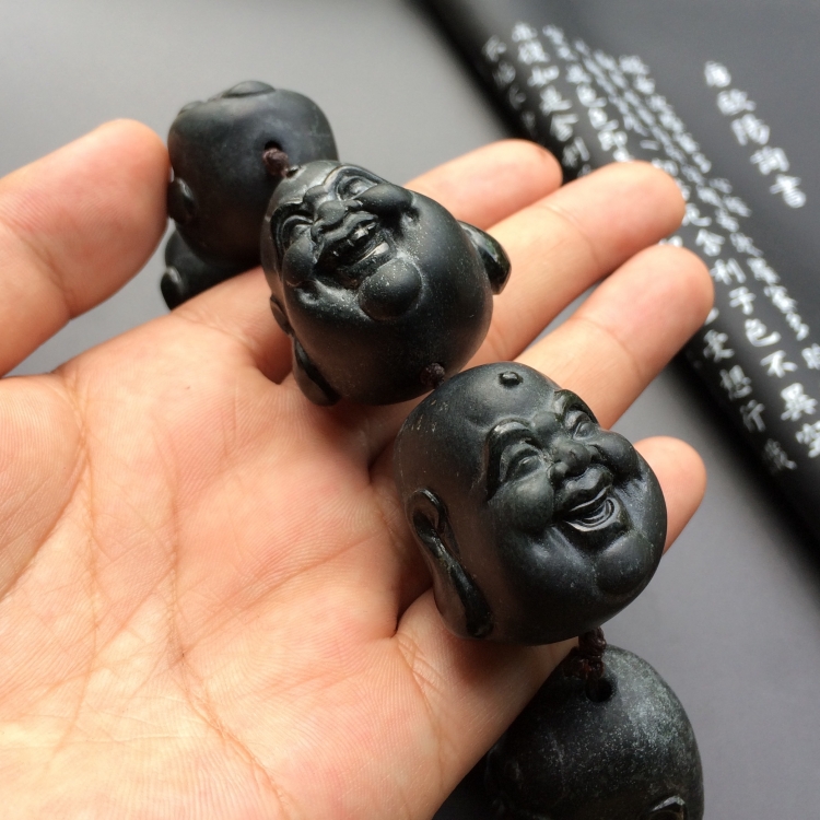 细糯种墨翠佛头手玩链