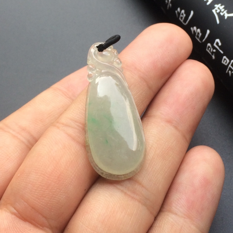 冰种晴水龙行如意挂件