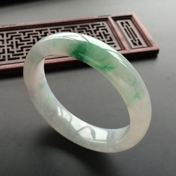 (超值推荐)糯冰种飘翠手镯(60mm)