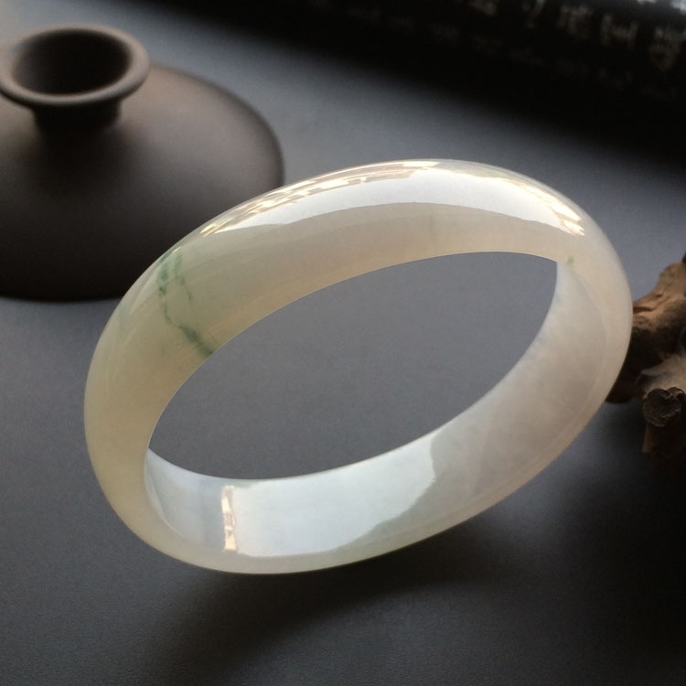 糯冰种飘花贵妃镯（54.1mm-44.7mm）