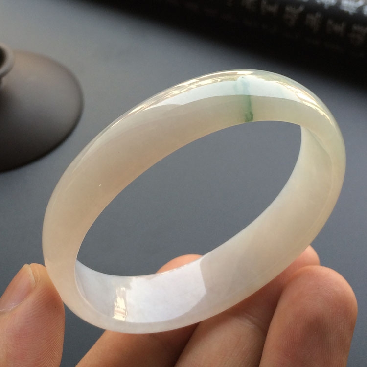 糯冰种飘花贵妃镯（54.1mm-44.7mm）