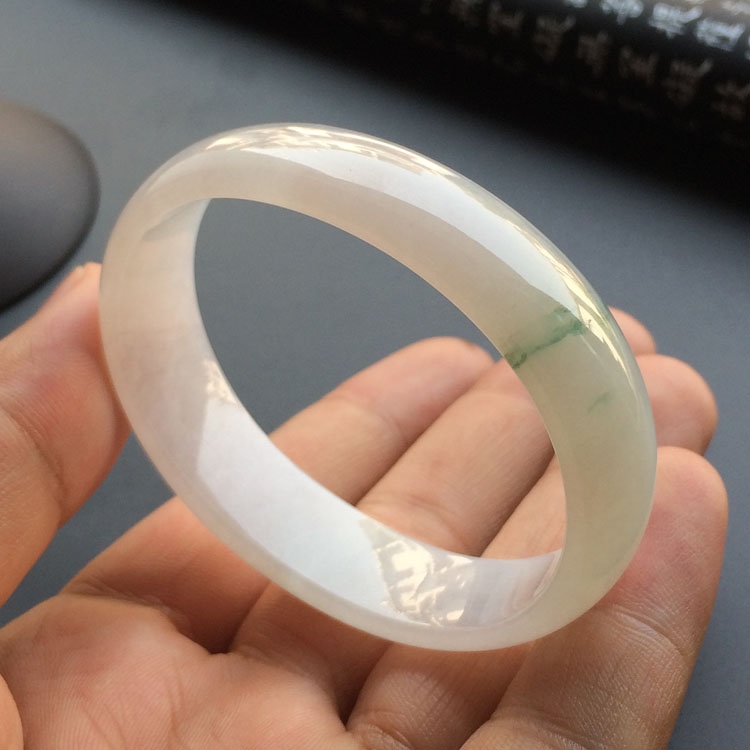 糯冰种飘花贵妃镯（54.1mm-44.7mm）