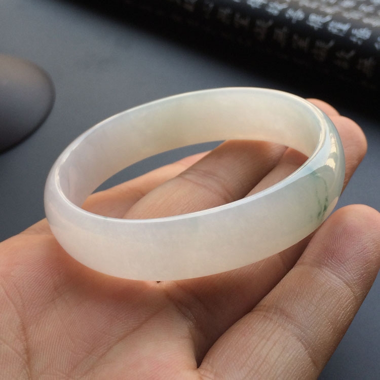 糯冰种飘花贵妃镯（54.1mm-44.7mm）