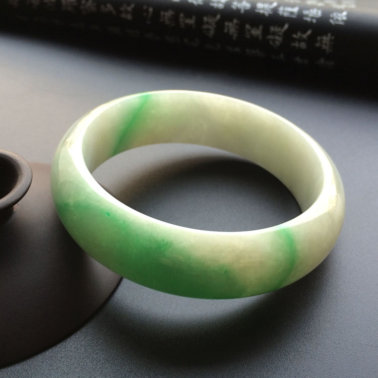 （超值推荐）糯冰种飘翠手镯（58.4mm）