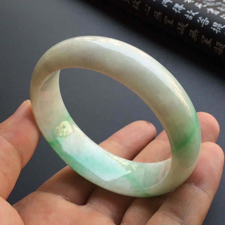 （超值推荐）糯冰种飘翠手镯（58.4mm）