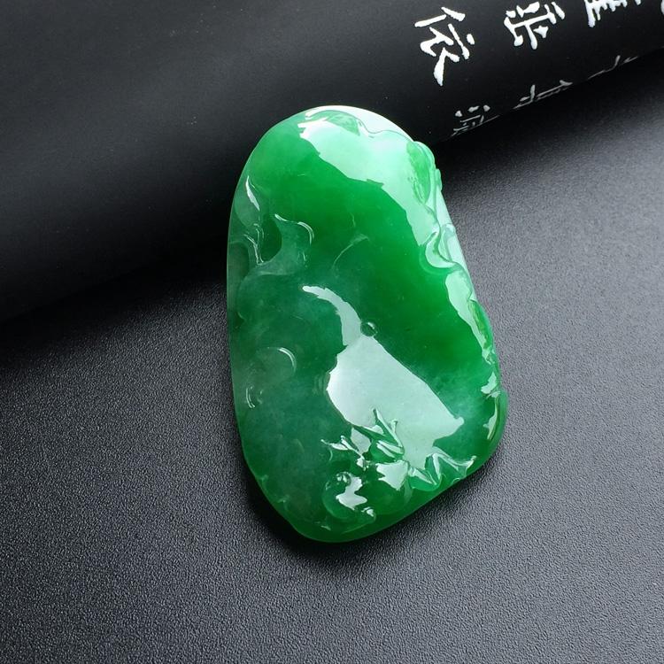 糯冰种阳绿年年有余挂件