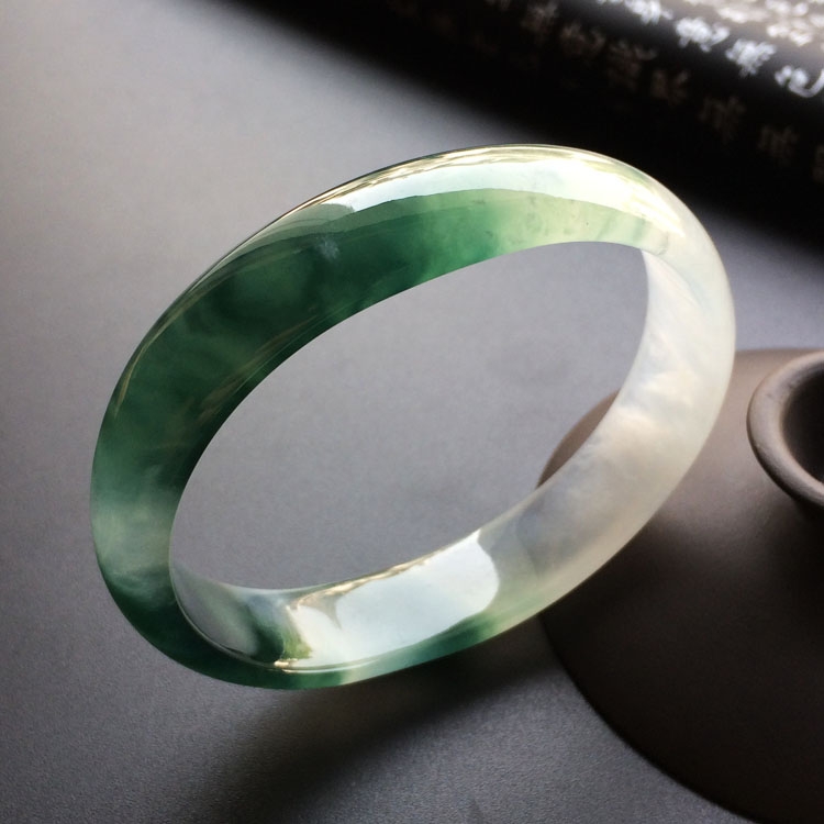 (超值推荐)冰种飘花贵妃手镯(56.3mm-48.6mm)