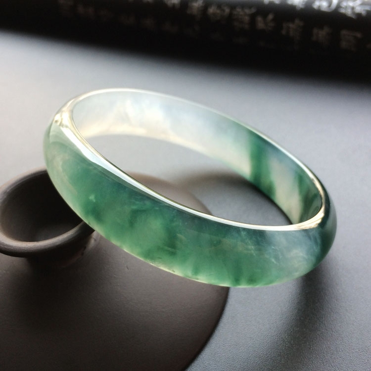 (超值推荐)冰种飘花贵妃手镯(56.3mm-48.6mm)