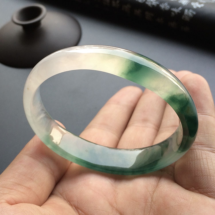 (超值推荐)冰种飘花贵妃手镯(56.3mm-48.6mm)