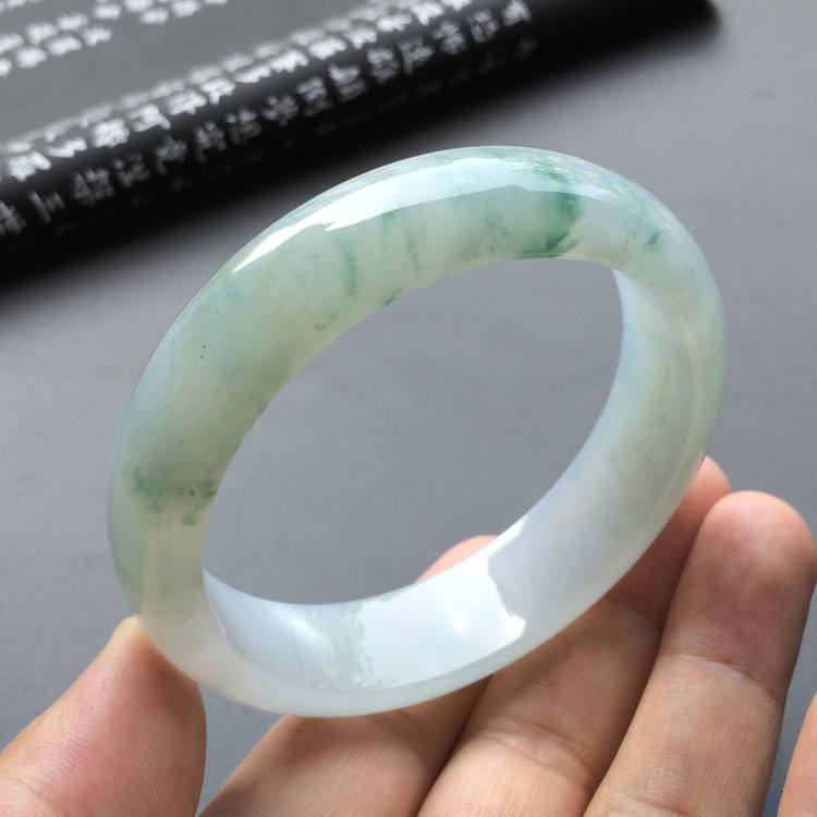 糯冰种飘花手镯(60.2mm)