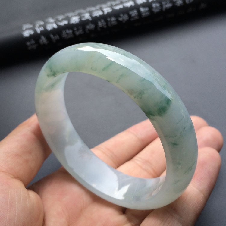 糯冰种飘花手镯(60.2mm)