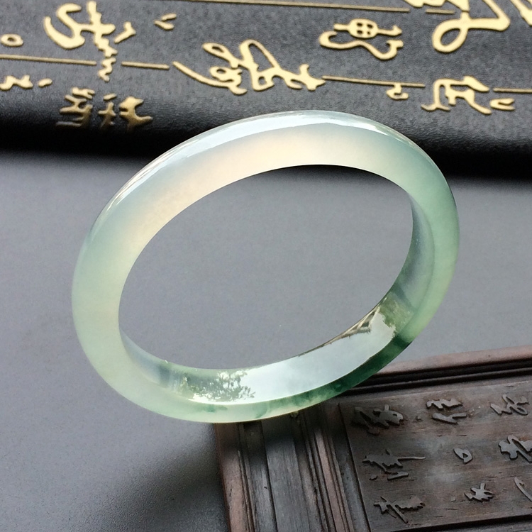 （超值推荐）冰种飘花贵妃镯（53.3mm-47.6mm）